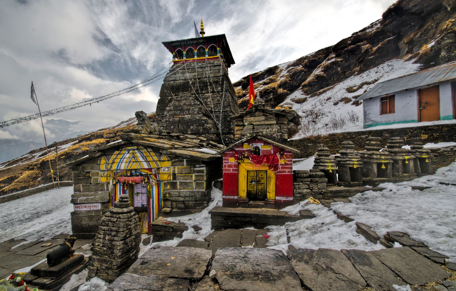 Tungnath — the highest Shiva temple, in the snow